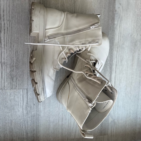 Shoes - Women's Cream Lace-Up Boots